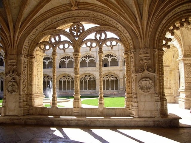 Como llegar al Mosteiro dos Jerónimos en Lisboa
