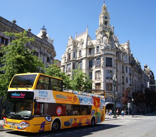 Autobús de Yellow Bus en Oporto