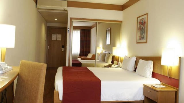 Hotel Quality Inn en Oporto - habitación